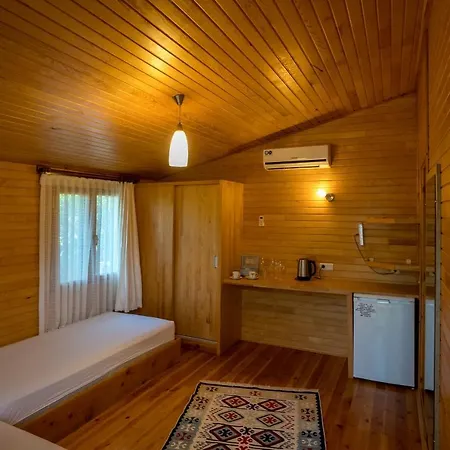 Baraka House Pensionat 2*